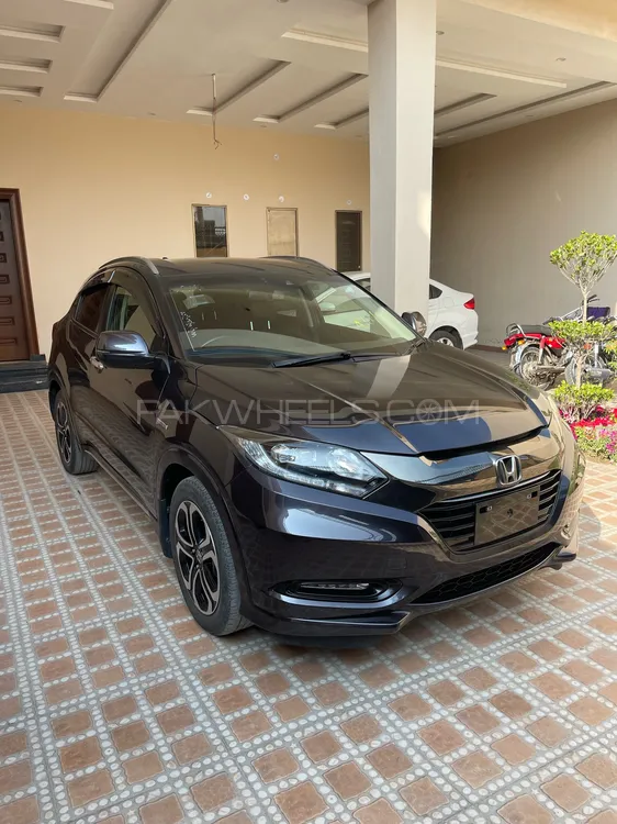 Honda Vezel 2017 for Sale in Sialkot Image-1