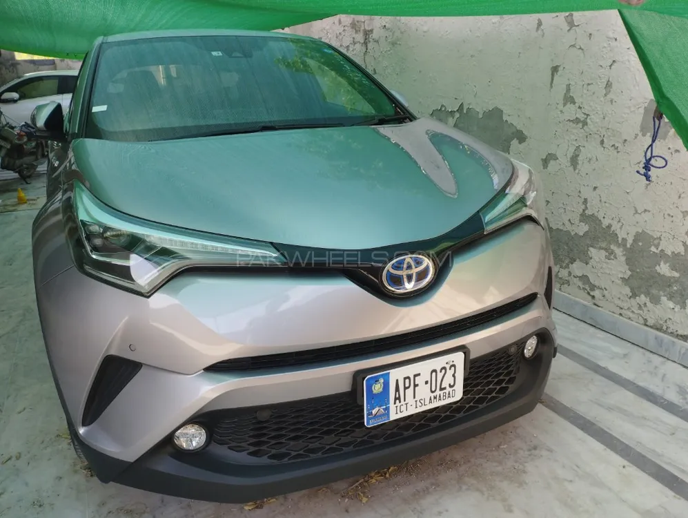 Toyota C-HR 2017 for Sale in Islamabad Image-1