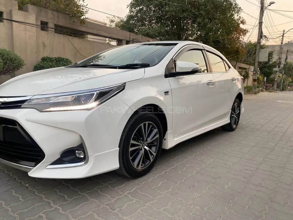 Toyota Corolla 2021 for Sale in Faisalabad Image-1