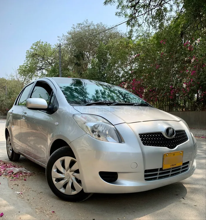 Toyota Vitz 2005 for Sale in Karachi Image-1