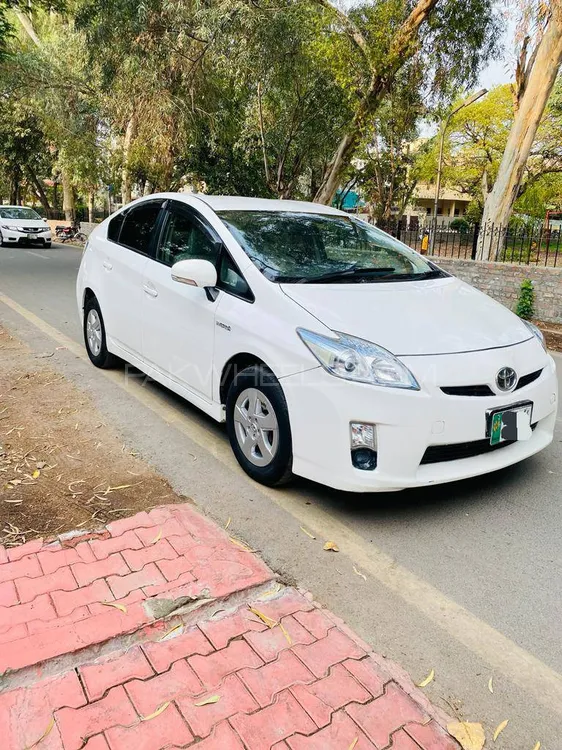 Toyota Prius 2010 for Sale in Lahore Image-1