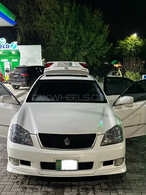 Toyota Crown 2004 for Sale in Islamabad Image-1