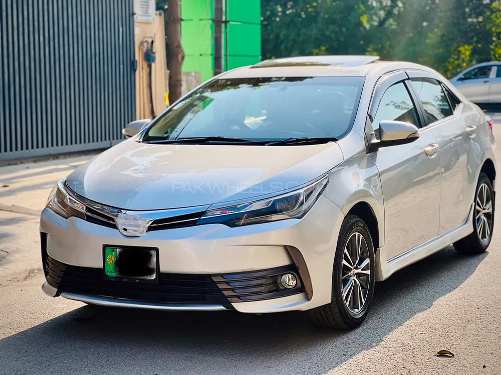 Toyota Corolla 2017 for Sale in Lahore Image-1
