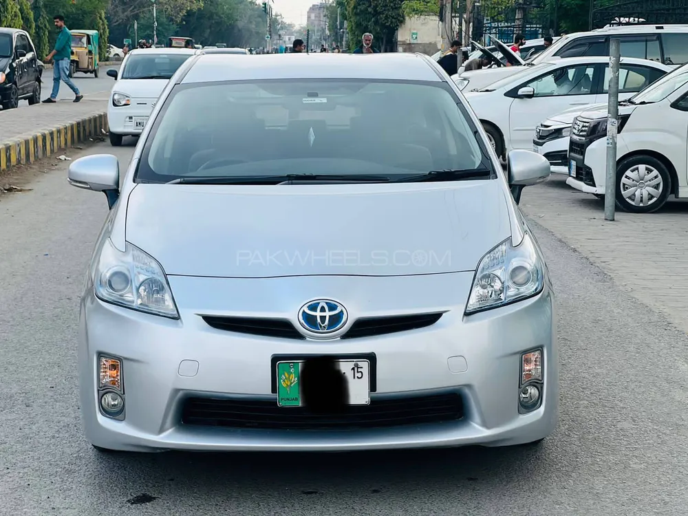 Toyota Prius 2011 for Sale in Lahore Image-1