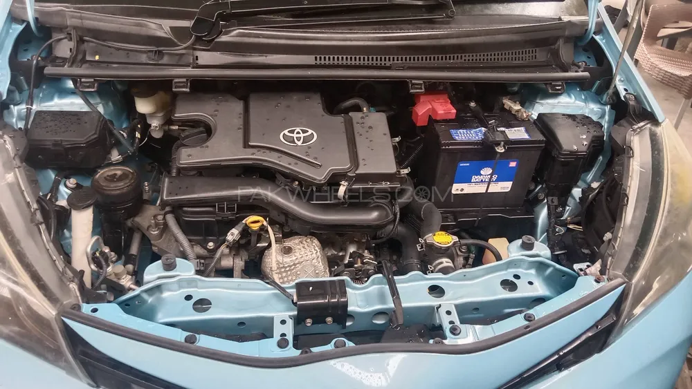 Toyota Vitz 2014 for Sale in Kohat Image-1