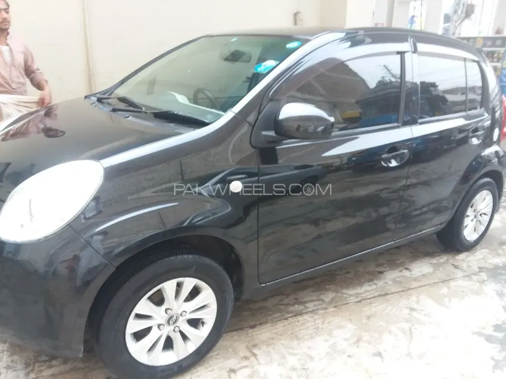 Toyota Passo 2010 for Sale in Peshawar Image-1