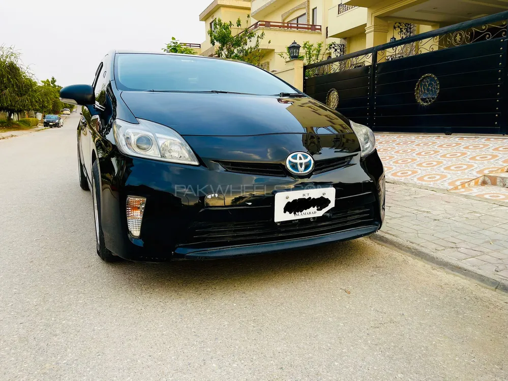 Toyota Prius 2013 for Sale in Islamabad Image-1