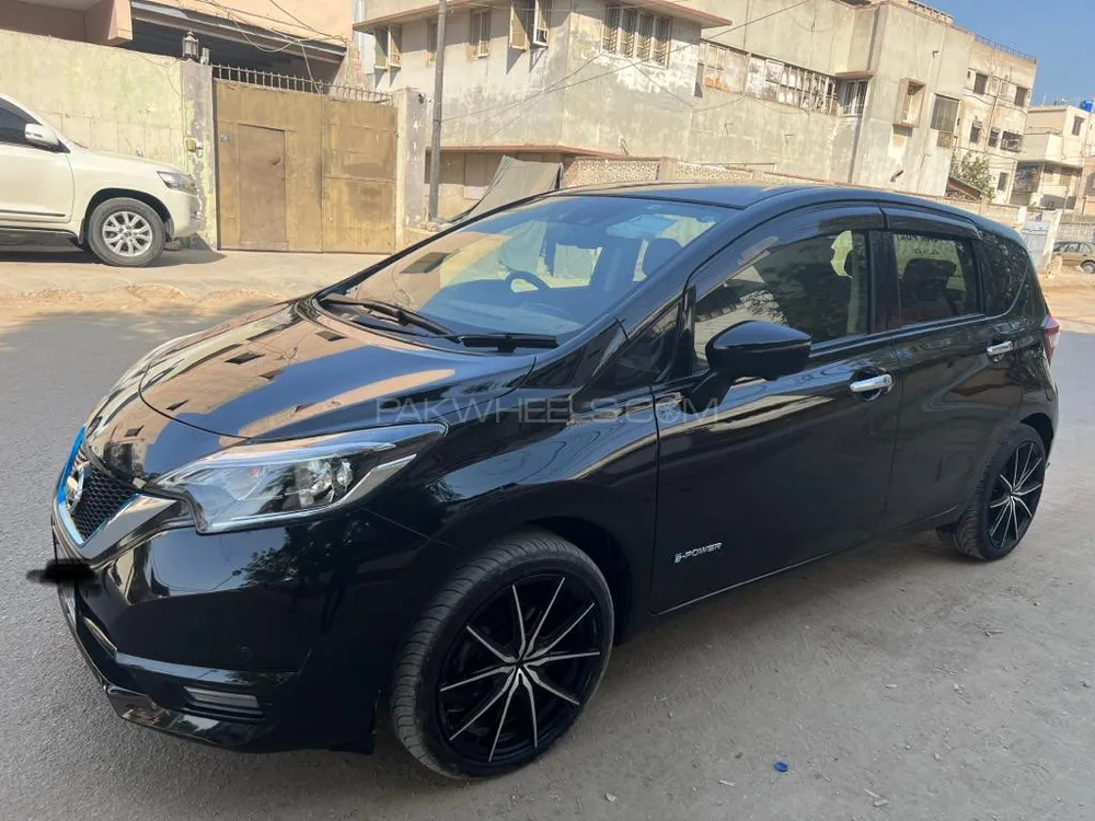 Nissan Note 2018 for Sale in Karachi Image-1