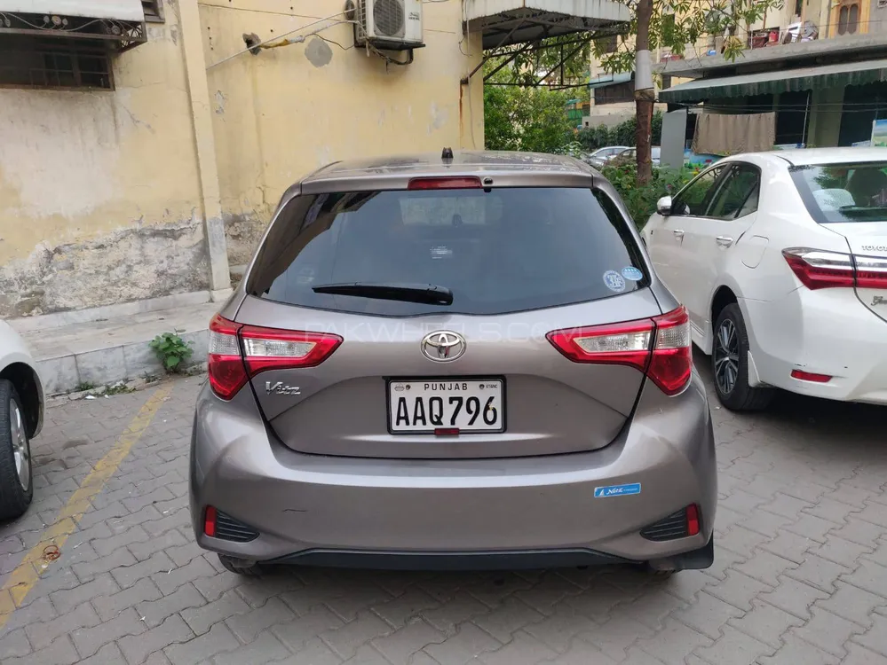Toyota Vitz 2017 for Sale in Lahore Image-1