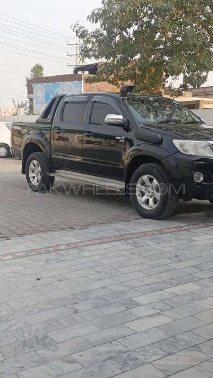 Toyota Hilux 2012 for Sale in Phalia Image-1