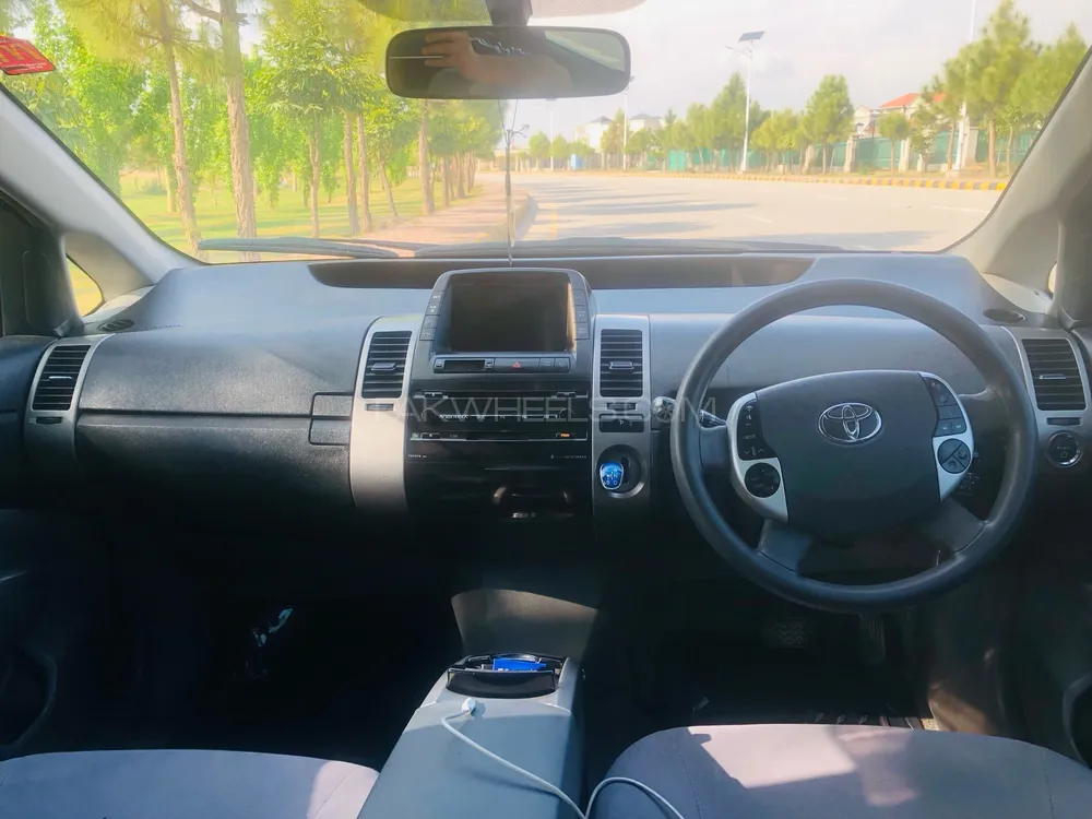 Toyota Prius 2007 for Sale in Islamabad Image-1