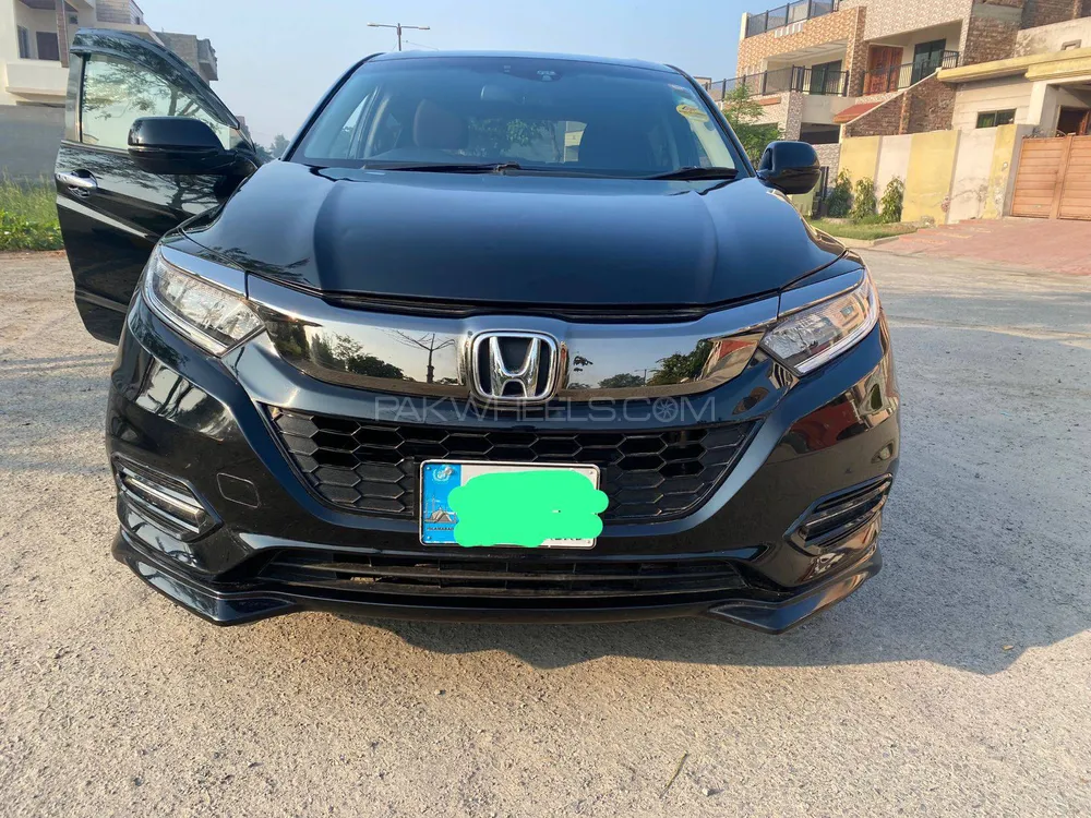 Honda Vezel 2017 for Sale in Faisalabad Image-1