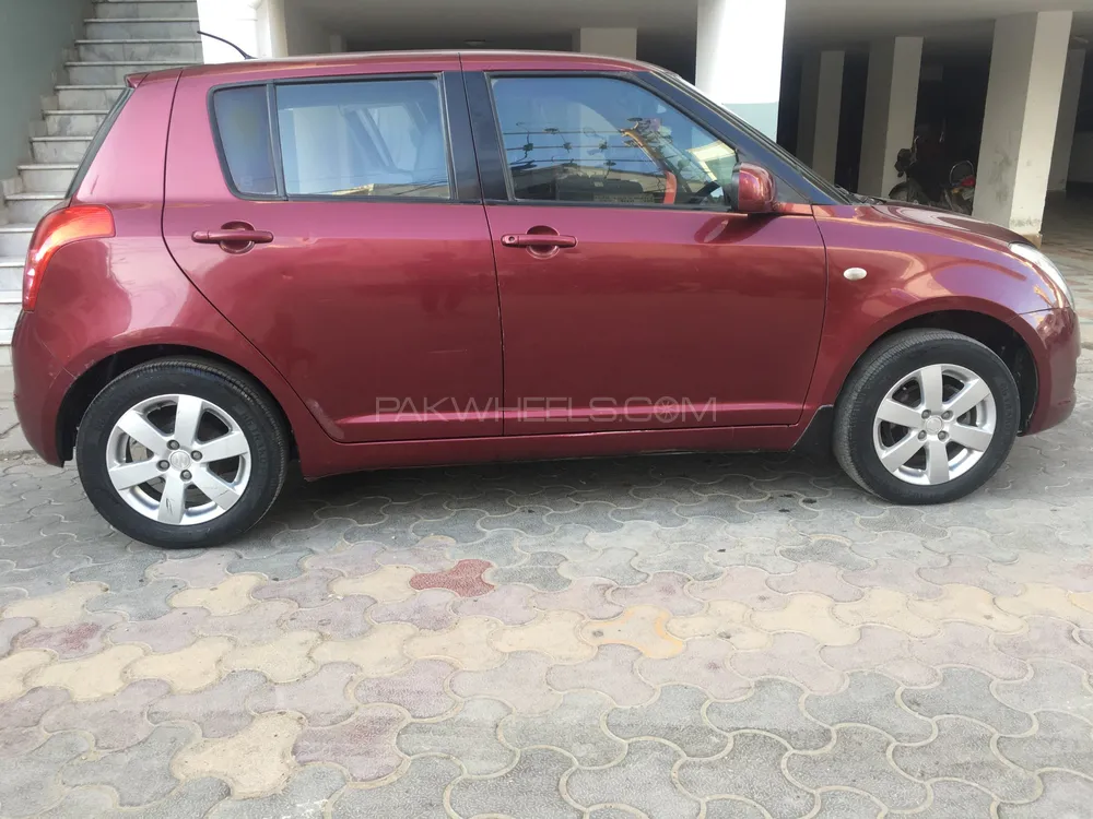 Suzuki Swift 2010 for Sale in Karachi Image-1