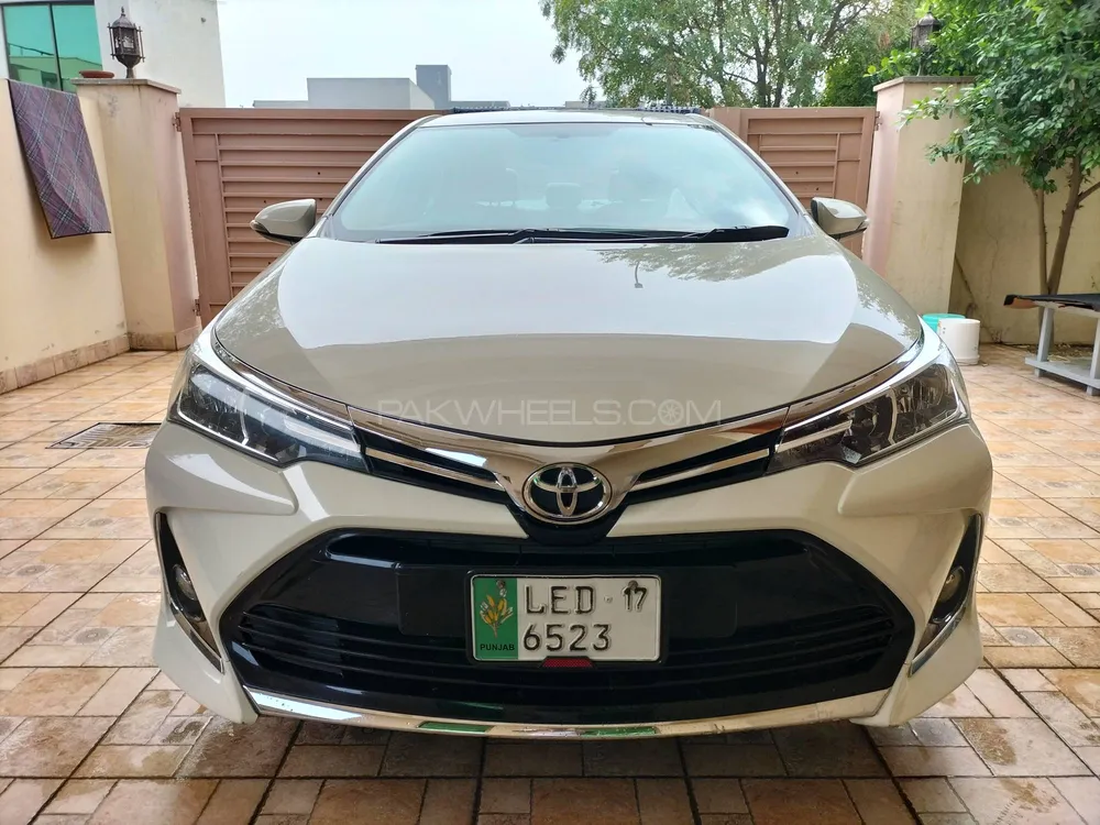 Toyota Corolla 2017 for Sale in Lahore Image-1