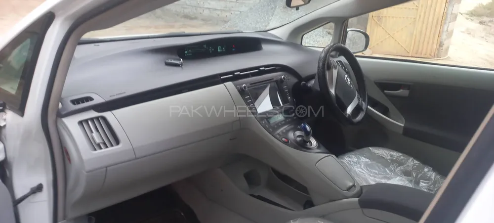 Toyota Prius 2009 for Sale in Peshawar Image-1