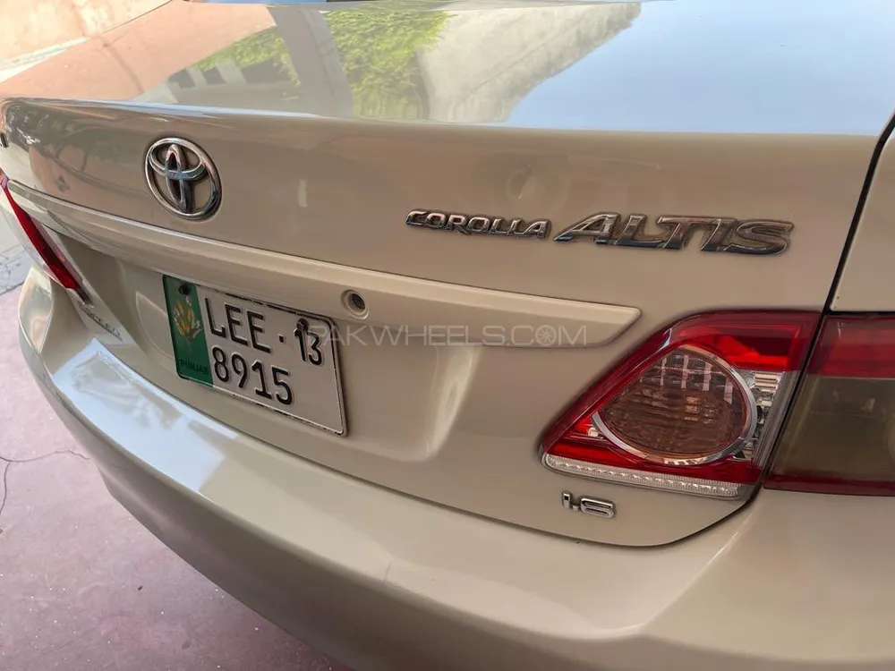 Toyota Corolla 2013 for Sale in Lahore Image-1