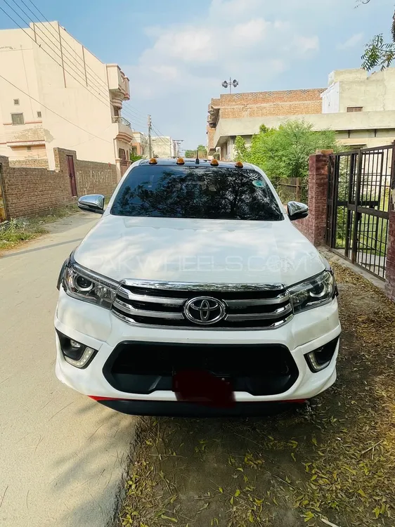 Toyota Hilux 2018 for Sale in Faisalabad Image-1