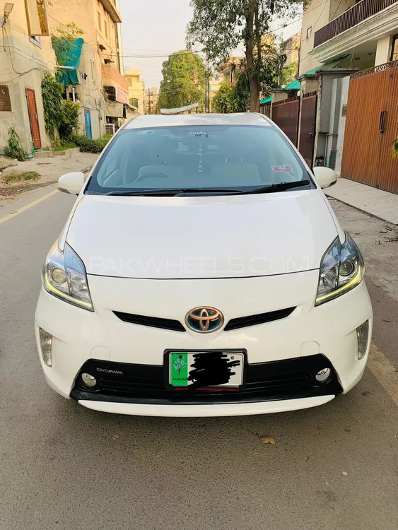 Toyota Prius 2012 for Sale in Lahore Image-1