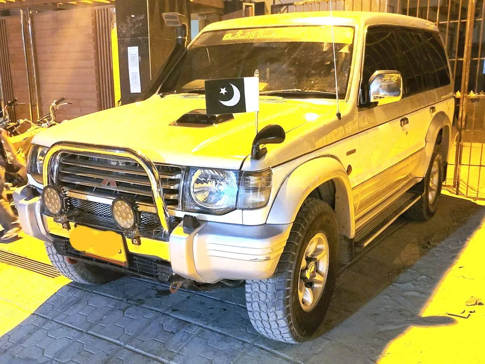 Mitsubishi Pajero 1994 for Sale in Karachi Image-1