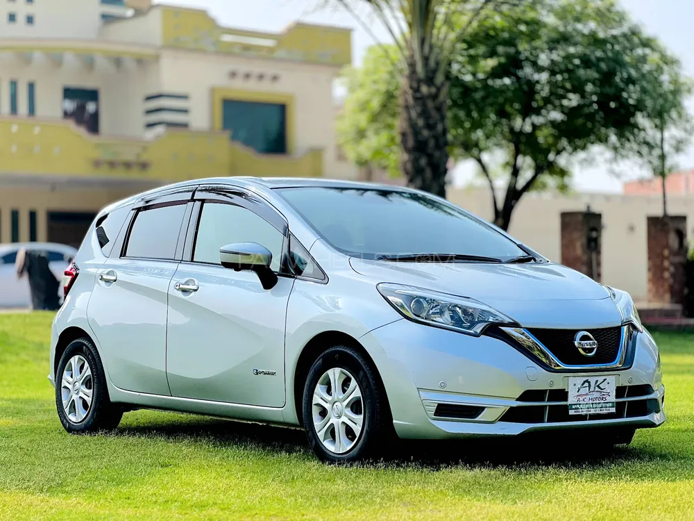 Nissan Note 2018 for Sale in Lahore Image-1