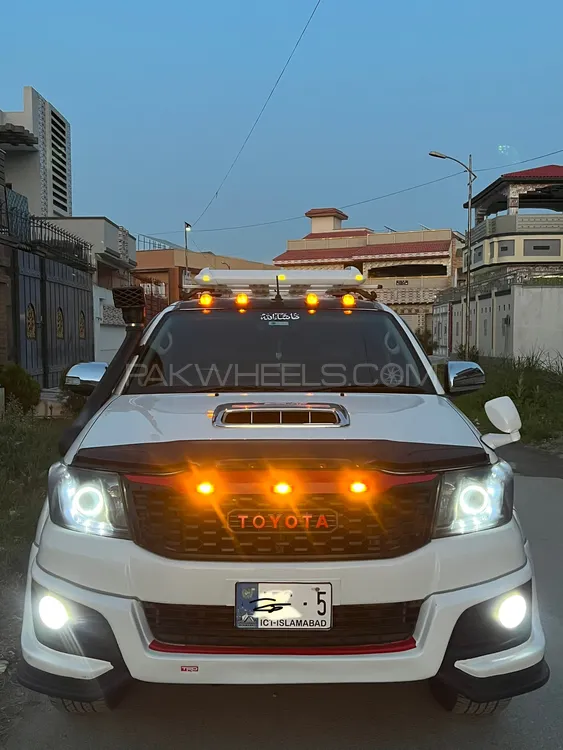 Toyota Hilux 2014 for Sale in Mardan Image-1