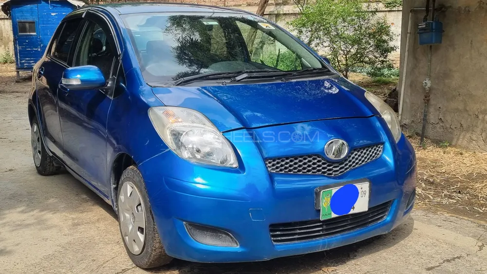 Toyota Vitz 2008 for Sale in Lahore Image-1