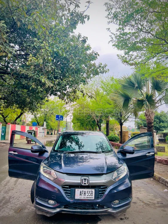 Honda Vezel 2015 for Sale in Faisalabad Image-1