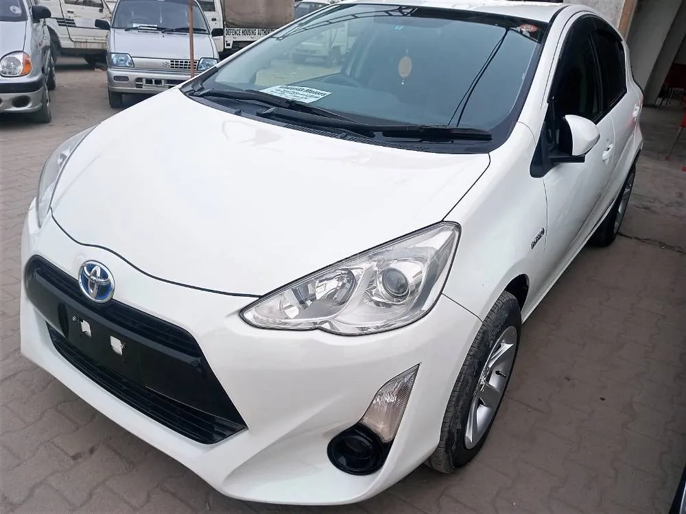 Toyota Aqua 2015 for Sale in Wah cantt Image-1