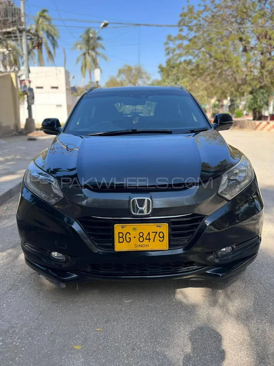 Honda Vezel 2015 for Sale in Karachi Image-1