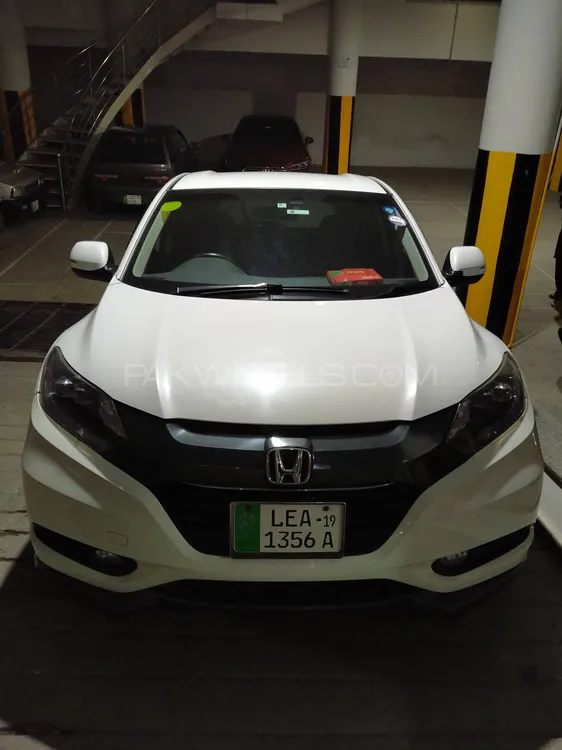 Honda Vezel 2014 for Sale in Lahore Image-1