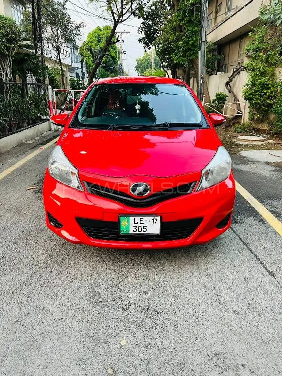 Toyota Vitz 2013 for Sale in Lahore Image-1