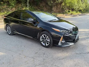 Toyota Prius PHV (Plug In Hybrid) 2017 for Sale