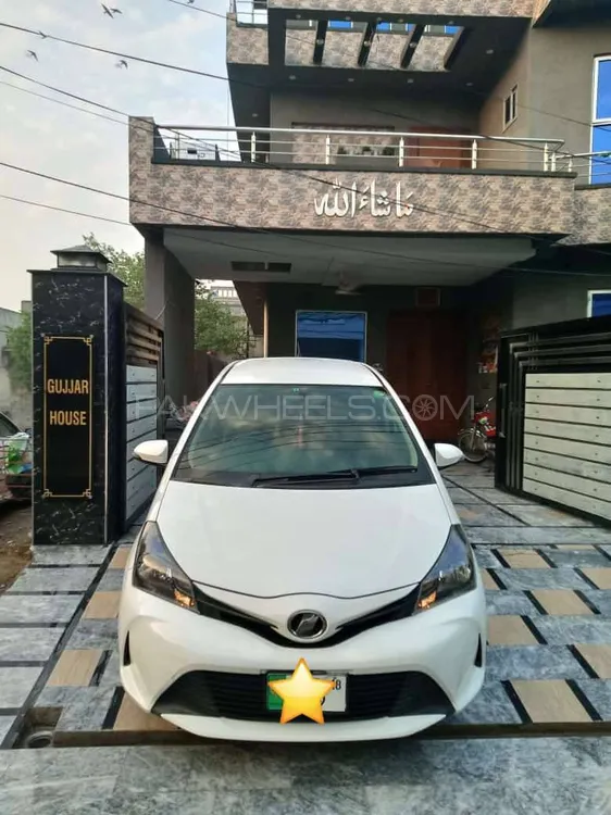 Toyota Vitz 2015 for Sale in Lahore Image-1