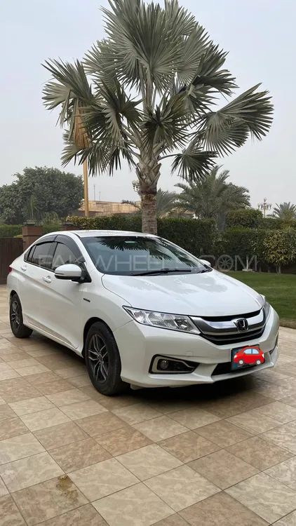 Honda Grace Hybrid 2015 for Sale in Lahore Image-1