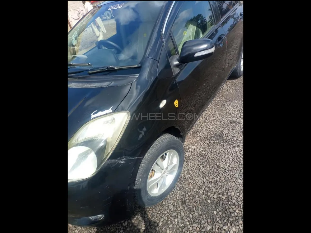 Toyota Vitz 2005 for Sale in Peshawar Image-1