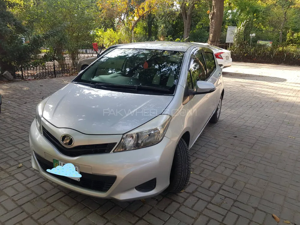 Toyota Vitz 2012 for Sale in Lahore Image-1