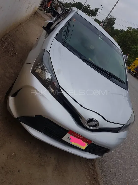 Toyota Vitz 2015 for Sale in Islamabad Image-1