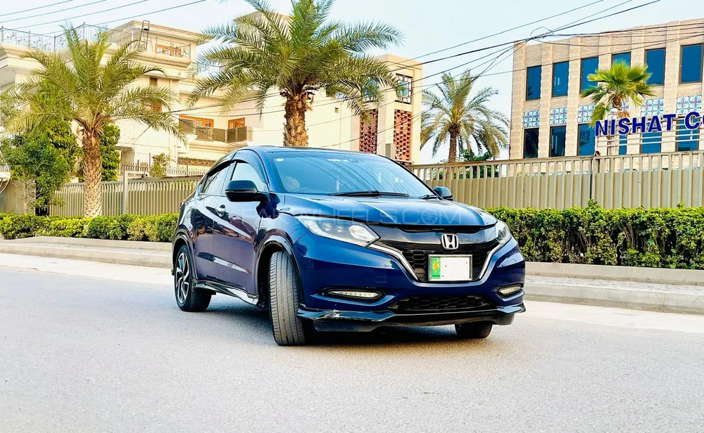 Honda Vezel 2016 for Sale in Multan Image-1