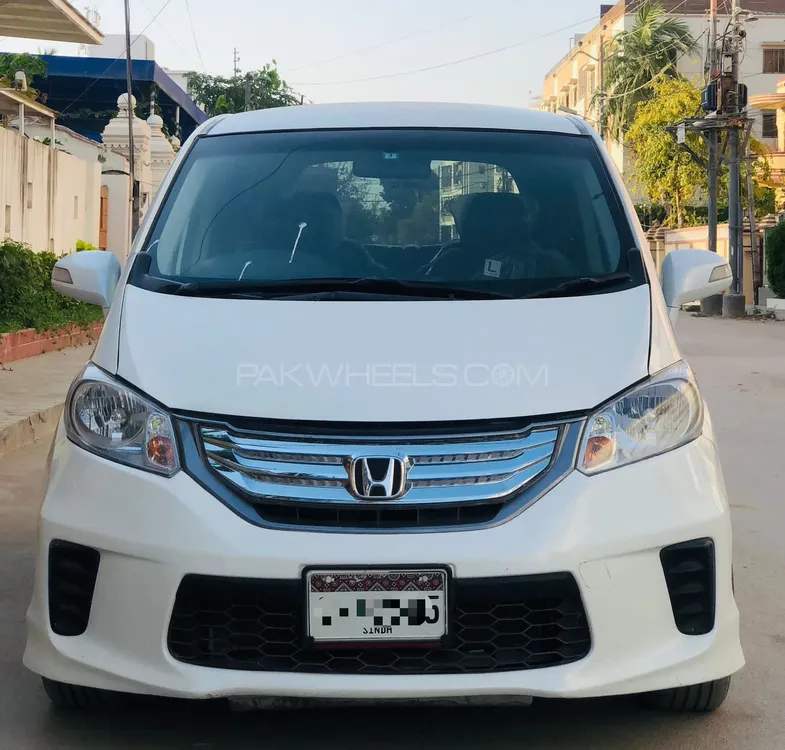 Honda Freed 2012 for Sale in Karachi Image-1
