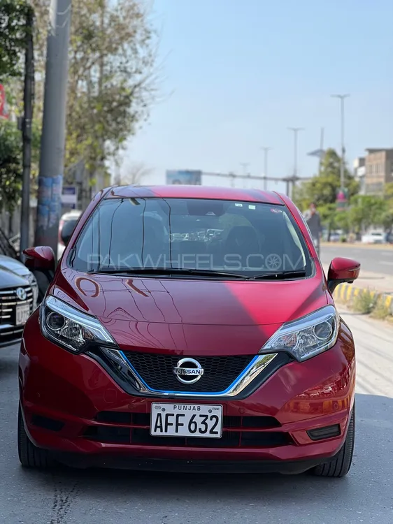 Nissan Note 2018 for Sale in Lahore Image-1