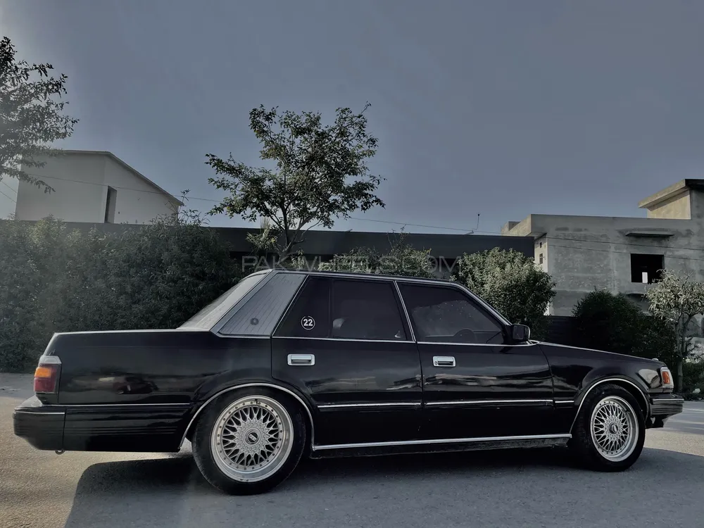 Toyota Crown 1986 for Sale in Islamabad Image-1