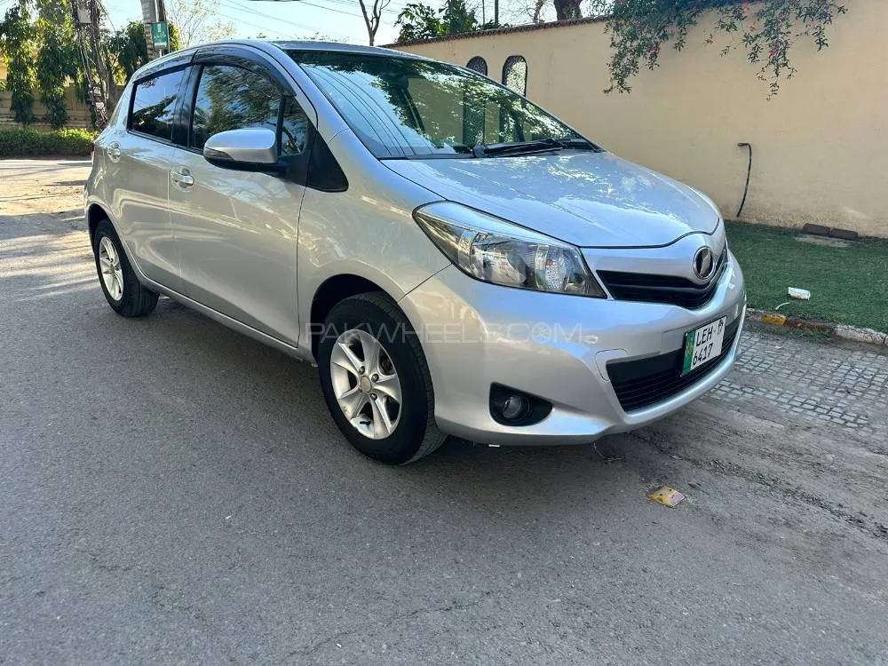 Toyota Vitz 2013 for Sale in Multan Image-1