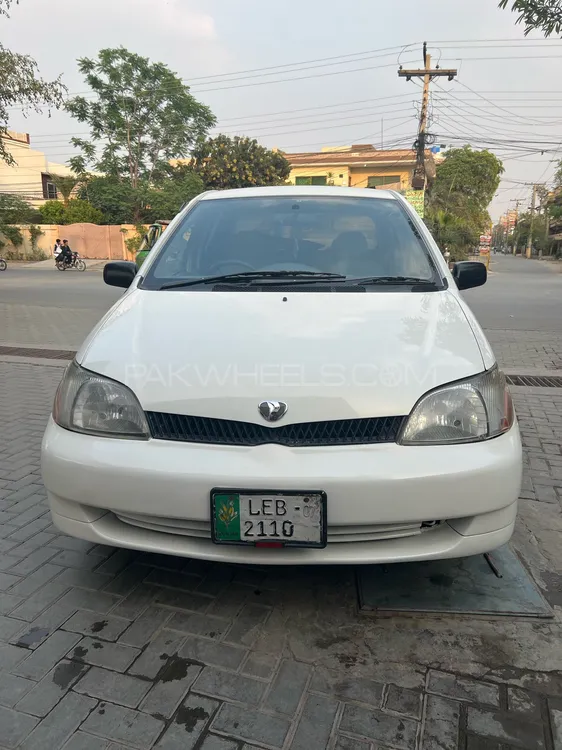 Toyota Platz 2002 for Sale in Lahore Image-1