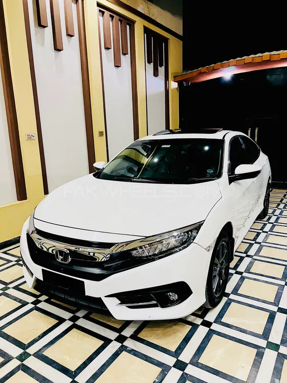 Honda Civic 2020 for Sale in Peshawar Image-1