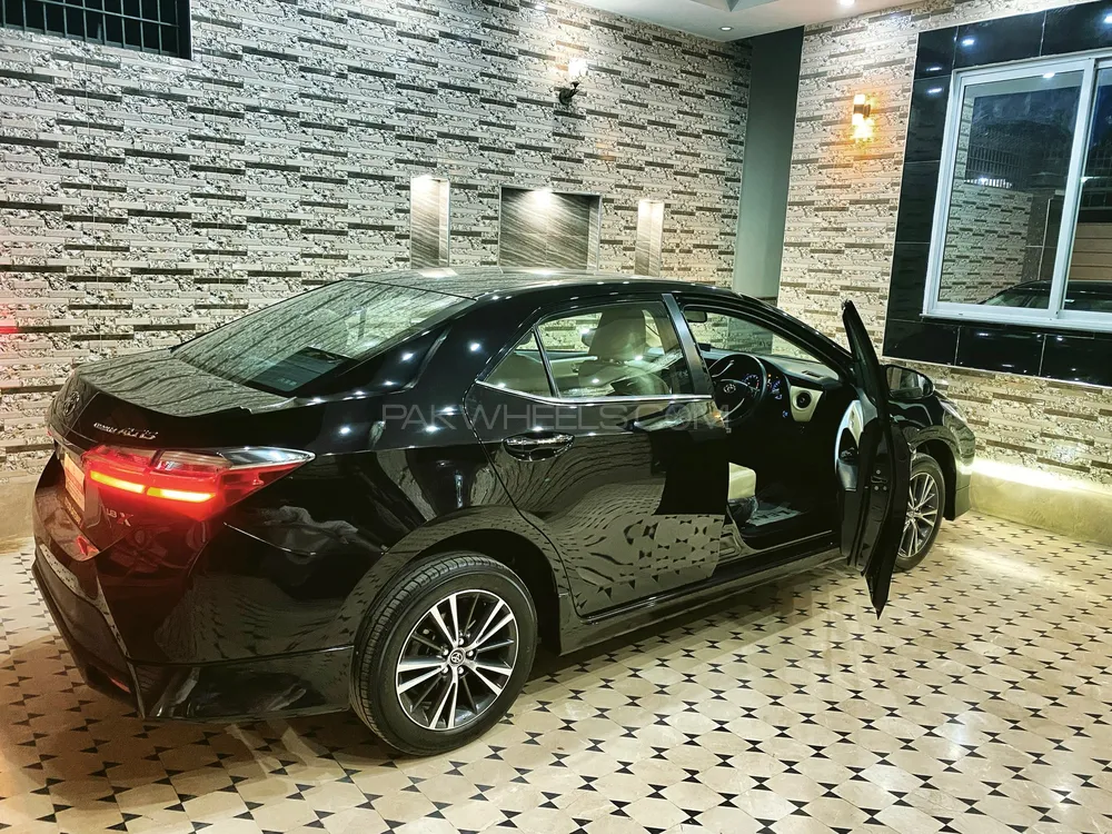 Toyota Corolla 2021 for Sale in Lahore Image-1
