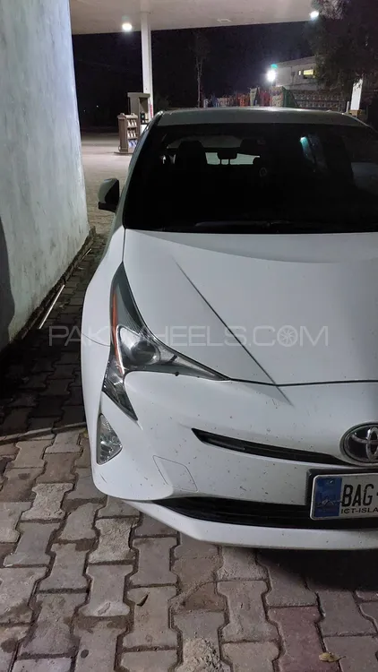 Toyota Prius 2017 for Sale in Peshawar Image-1