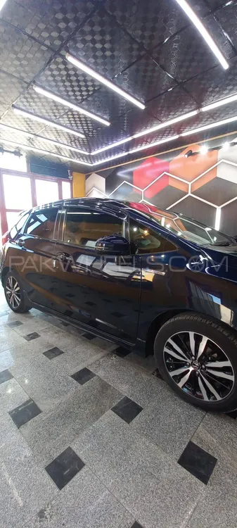 Honda Fit 2017 for Sale in Mardan Image-1