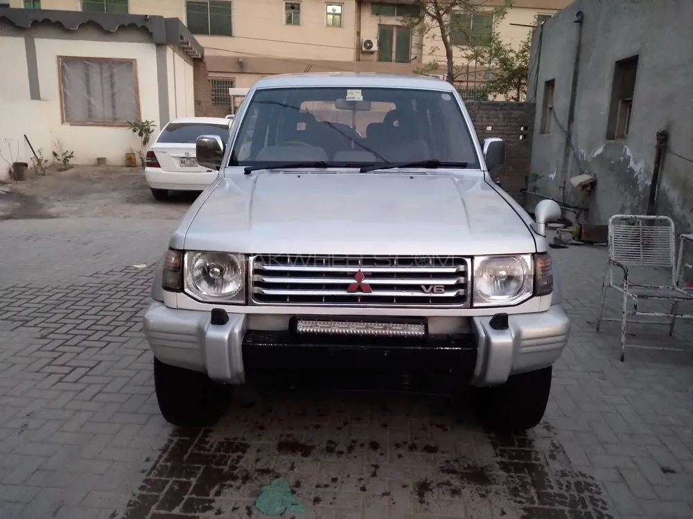 Mitsubishi Pajero 1994 for Sale in Peshawar Image-1