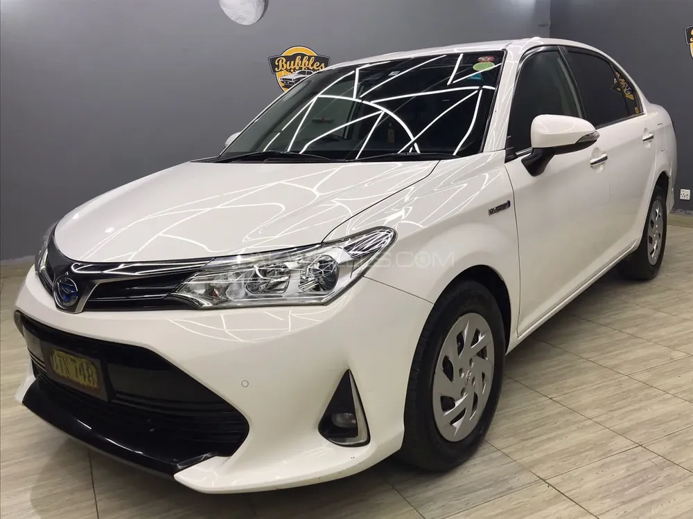 Toyota Corolla Axio 2017 for Sale in Khanpur Image-1