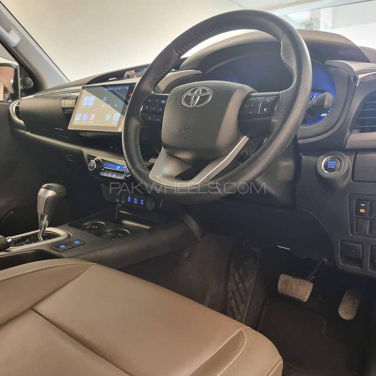 Toyota Hilux V Revo 2.8
Model 2021
Registered 2021
Black
26000 Km
Old Shape
Facelifted to New Shape
New TV
Single Owner
Spare Remote

Location: 

Prime Motors
Allama Iqbal Road, 
Block 2, P..E.C.H.S,
Karachi